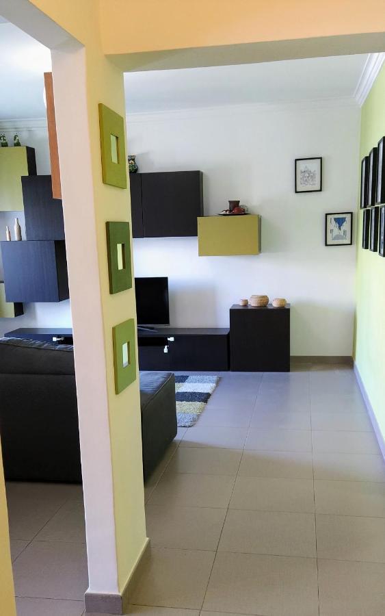 Large Apartment Near The Beach And Lisbon Costa da Caparica Bagian luar foto