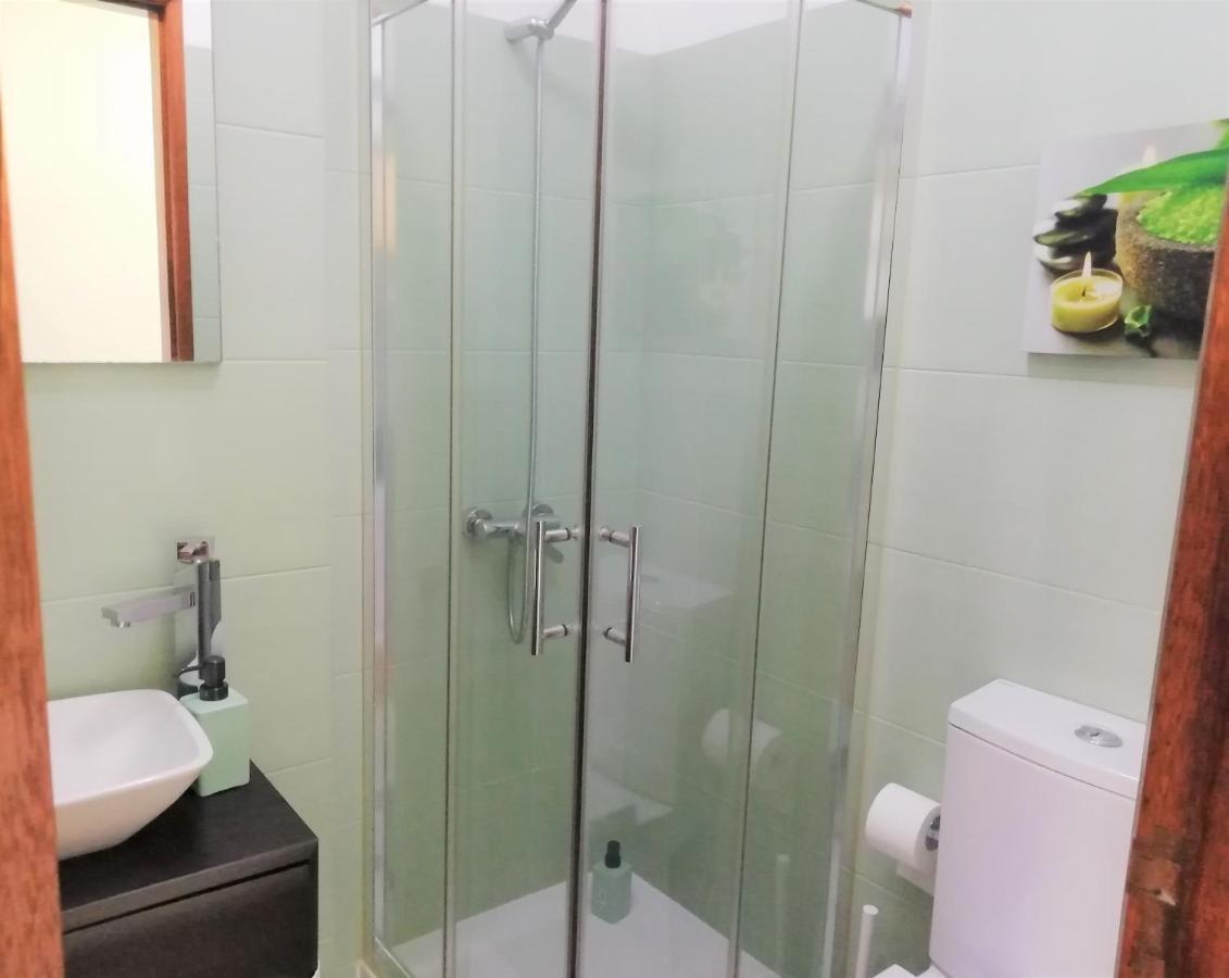 Large Apartment Near The Beach And Lisbon Costa da Caparica Bagian luar foto