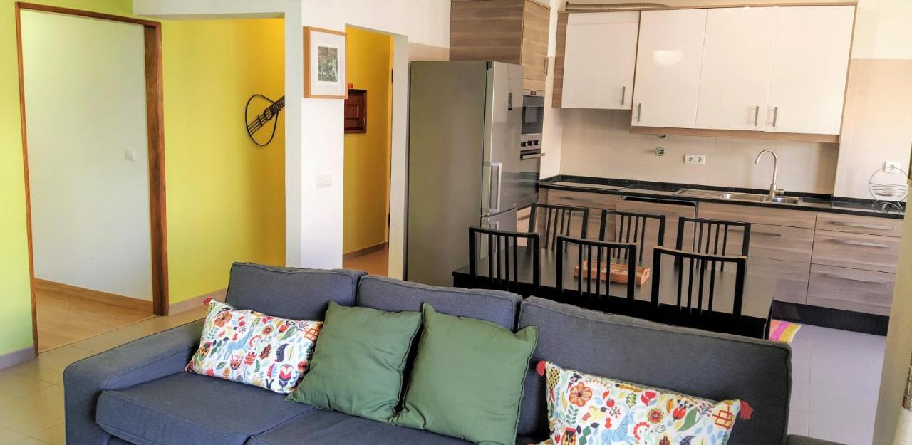 Large Apartment Near The Beach And Lisbon Costa da Caparica Bagian luar foto