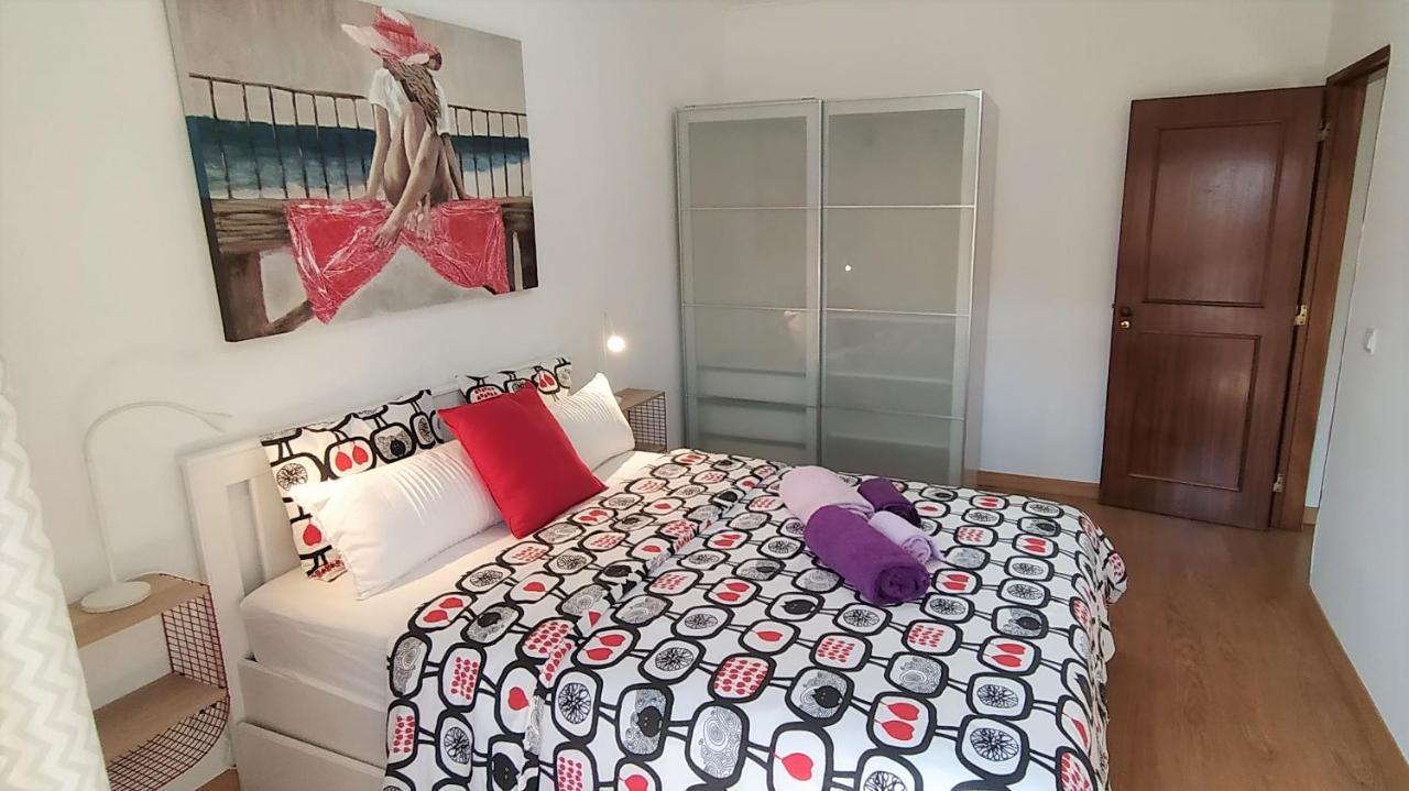 Large Apartment Near The Beach And Lisbon Costa da Caparica Bagian luar foto
