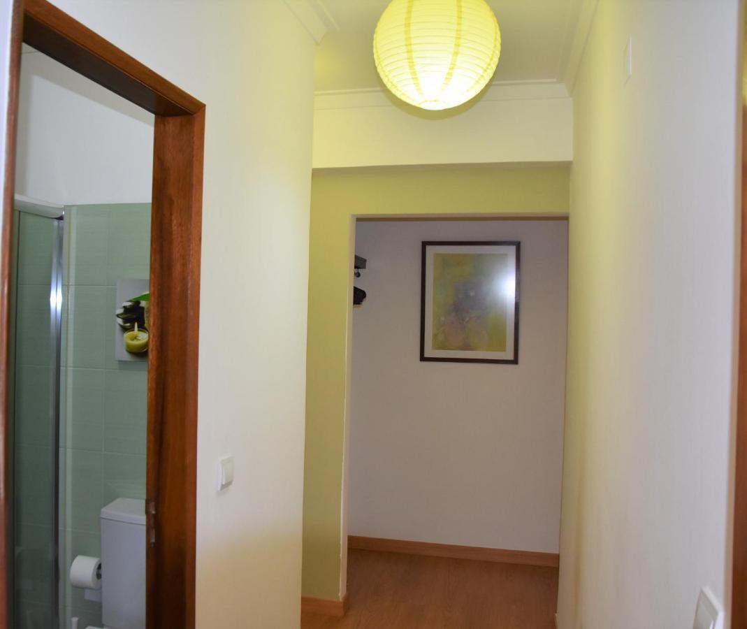 Large Apartment Near The Beach And Lisbon Costa da Caparica Bagian luar foto